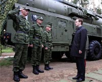 Clinton vows to quickly renegotiate arms treaty with Russia