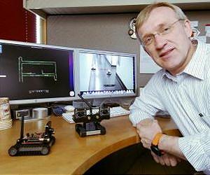 Researchers demonstrate autonomous robots able to explore and map buildings
