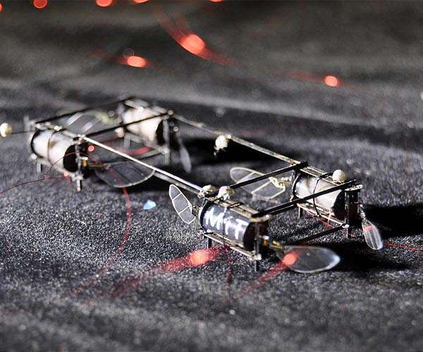 Robotic lightning bugs take flight