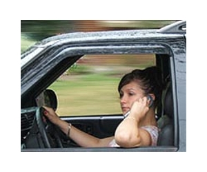 Study: Left-hand turn, cellphone don't mix