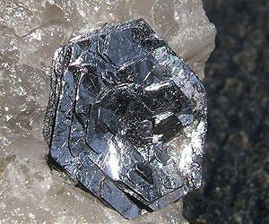 Alberta medical scientists first in the world to look at structure of vital molecule