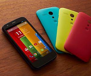 Motorola low-cost smartphone hits US early