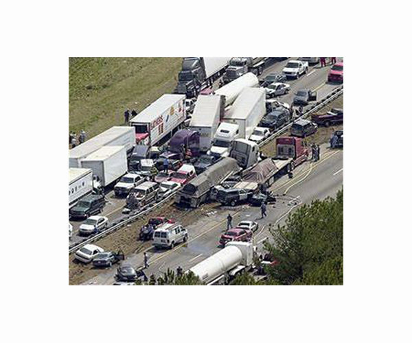 One dead in China highway pile-up involving hundreds of cars