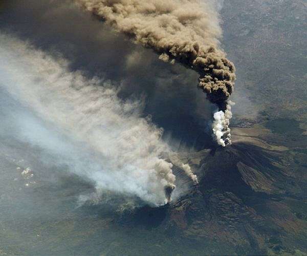 Italy's Etna spews ash, closing Catania airport