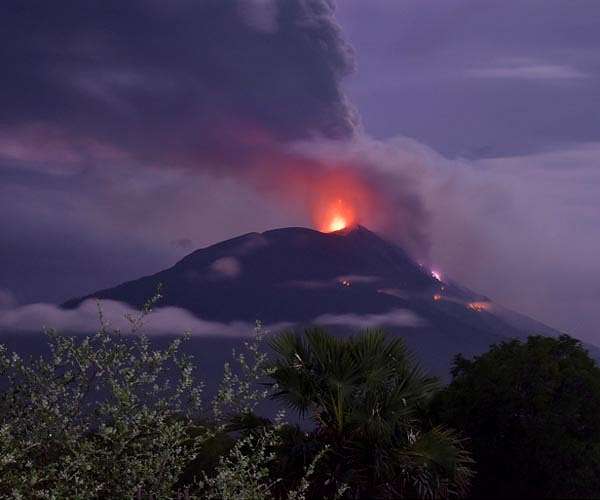 Indonesia to relocate thousands around volcano after eruptions