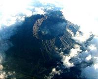 Bali tackles backlog after volcano hits nearly 900 flights