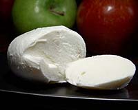 Concerns resurface over Italian mozzarella as farms quarantined