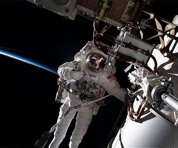 NASA cancels ISS spacewalk after 'spacesuit discomfort'