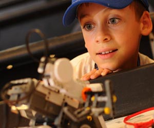 Robot-building helps Canadian kids develop skills for high-tech world
