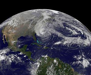 Hurricane Sandy grounds 12,000 US flights