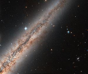 Hubble Spies Edge-on Beauty