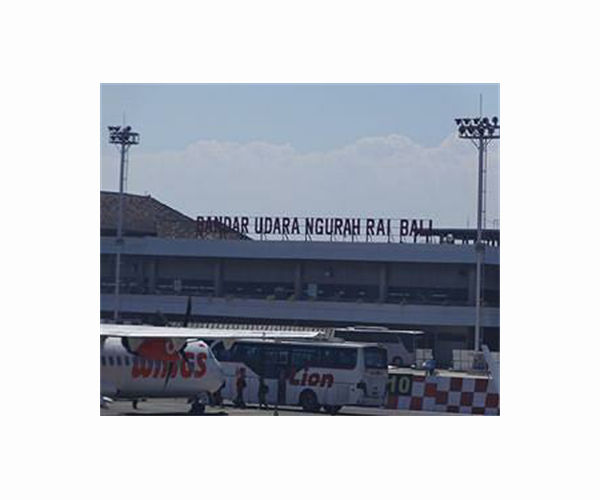 Airlines around Asia ground Bali flights after volcano erupts