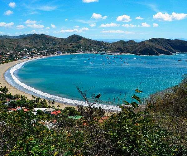 Nicaraguan paradise draws Americans, Europeans despite political strife