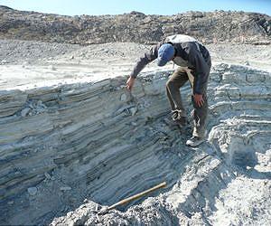Glacial carbon may hold record of environmental change