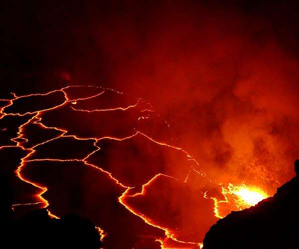 Hawaii volcano shoots lava fountains 200 feet high: USGS