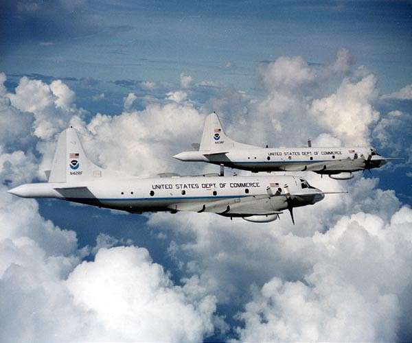 'Hurricane hunters:' calm science pilots in eye of the storm