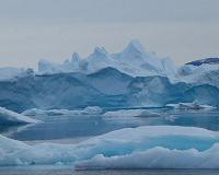 Scientists capture breaking of glacier in Greenland