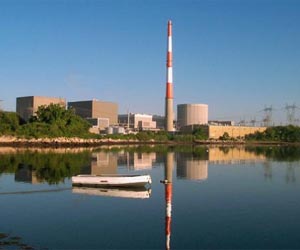 Alert as Sandy drenches US nuclear plant