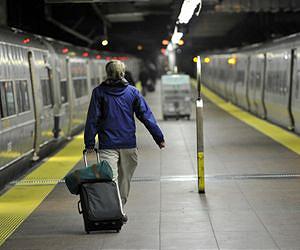 Limited NY subway service to resume: governor