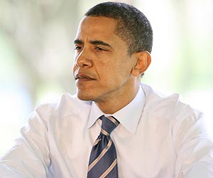 Obama hits back at Romney with Iran jibe