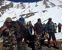 Nepal quake victims face deadly winter as parties bicker