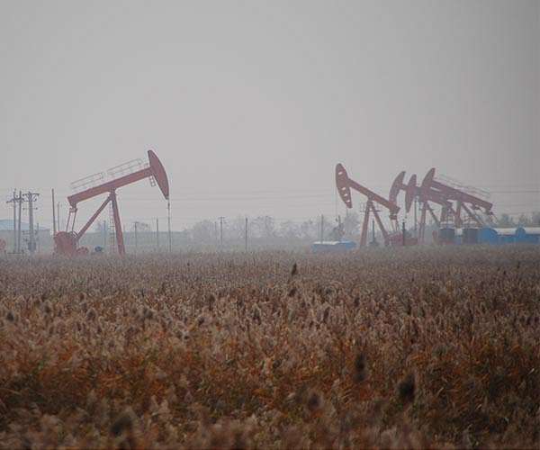 Chinese ex-oil firm executive arrested for suspected bribery