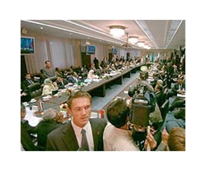 Libya rebels eye OPEC meet as oil minister 'defects'