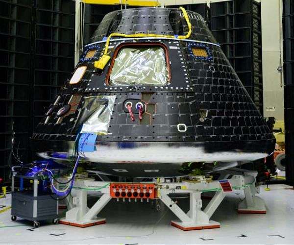 Artemis II crew inspect Orion capsule with media in tow
