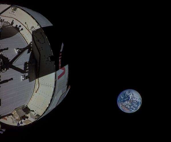 NASA's Orion spaceship slingshots around Moon, heads for home