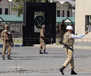 Christians fear fresh attacks after Pakistan church bombing