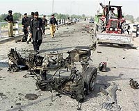 Policemen targeted as 10 killed in Pakistan attack