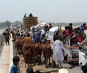 Pakistan orders nearly half a million to evacuate