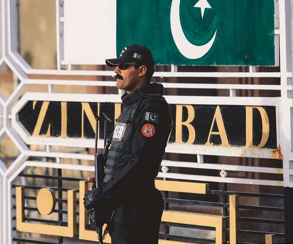 Pakistan granted rollover on $2.4bn Chinese loan: minister