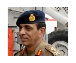 Pakistan's army chief urges less spending on defence