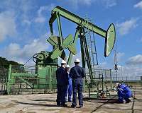 French contractor TechnipFMC bruised, but confident