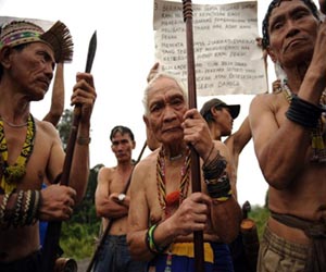 Malaysia's once-nomadic Penan caught between two worlds