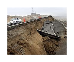 Peruvian Tectonic Plates Move By Earthquakes And Non-Seismic Slip