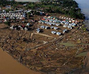 Christmas in mud as rain pelts Philippine disaster zone