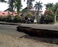 6 dead after strong quake shakes southern Philippines