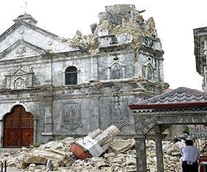 Devotees weep as Philippines loses Church treasures