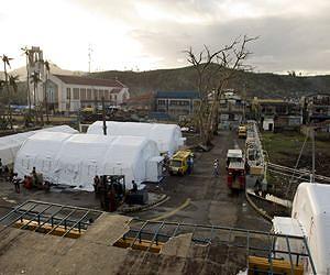 Blow-up hospitals help Philippine typhoon effort