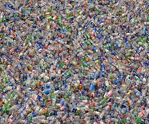 Taiwan turns plastic junk into blankets, dolls
