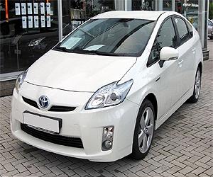 Toyota unveils family of Prius hybrids