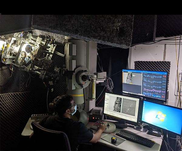Augmented reality for testing nuclear components