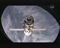 New Station Crew Prepares For Launch Tuesday