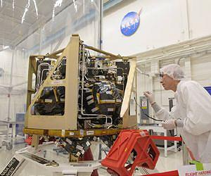 NASA's LADEE Spacecraft Gets Final Science Instrument Installed