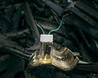 Making high-performance batteries from junkyard scraps