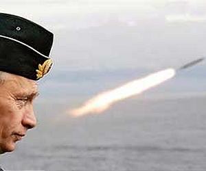 Putin observes Russian war games on China, Japan doorstep
