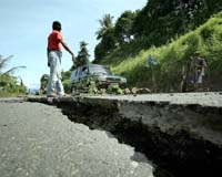 Strong quake hits Indonesia: officials