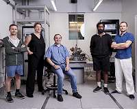 Quantum computing at scale: Australian scientists achieve compact, sensitive qubit readout